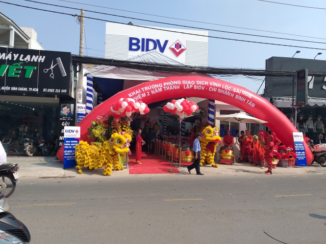 Đặt tiệc khai trương phòng giao dịch BIDV Vĩnh Lộc