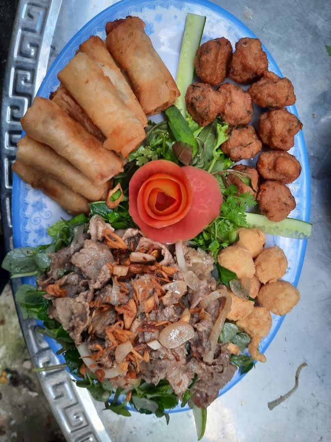 Món ăn được đầu bếp đặt tiệc tại nhà Saigon Cook chuẩn bị