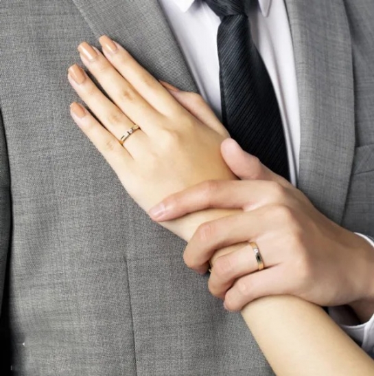 Kinh nghiệm chọn nhẫn đính hôn và chọn dịch vụ đặt tiệc cưới tại nhà.